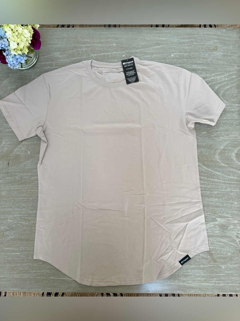021 Originals Men’s T-Shirt. Size XXL. New with tags. Color Cement.